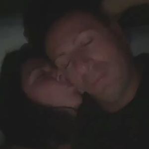 Intimer Moment: Danni Büchner und Ennesto teilen Bett-Clip