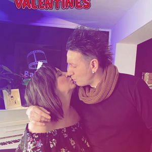 Zum Valentinstag: Danni Büchner teilt Kuss-Foto mit Ennesto