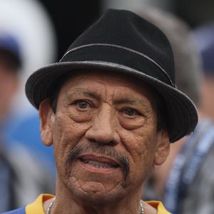 Held! "Machete"-Star Danny Trejo rettet Kind aus Unfall-Auto