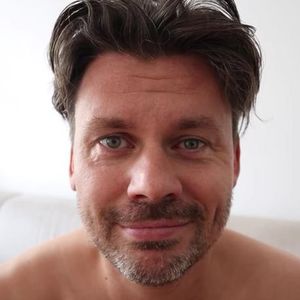 Ganz frisch Papa: Darius Zander teilt emotionalen Einblick