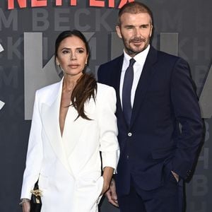 Victoria & David Beckham halten die Tür für Brooklyn offen