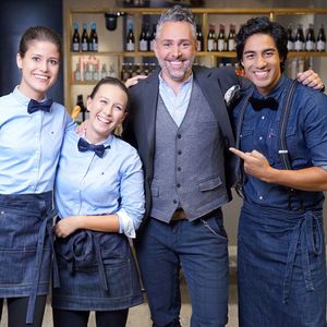 Premiere: "First Dates"-Duo spricht ein Gebet vor dem Essen