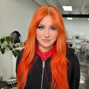Orangefarbene Perücke: GNTM-Dascha testet eine neue Frisur!