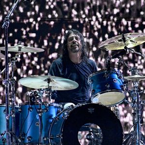 Dave Grohl feiert seinen ersten Bühnenauftritt nach Affäre