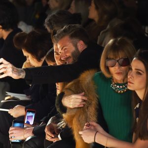 Witziger Strip: David Beckham & James Corden ziehen blank