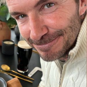 Prost! Cruz und David Beckham stoßen mit komischem Bier an