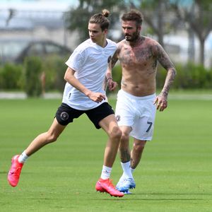 Wie der Vater, so der Sohn: Romeo Beckham trainiert wie Papa