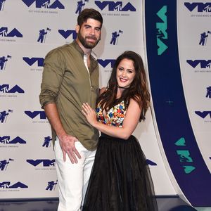 Sieg über Ex David vor Gericht: So happy ist Jenelle Evans!