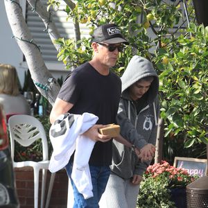 MS-kranke Selma Blair wird von ihrem Freund in L.A. gestützt