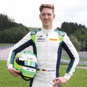 Party mit beiden Eltern: David Schumacher wird schon 18!