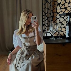Im feschen Dirndl: Davina Geiss heizt Beziehungsgerüchte an