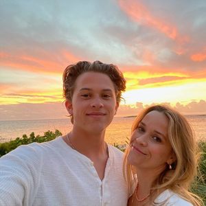 Reese Witherspoon überrascht mit Sohn Deacon auf Party!
