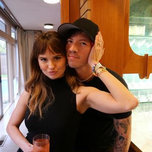 Debby Ryan feiert süße Babyparty mit Gatte Josh und Freunden