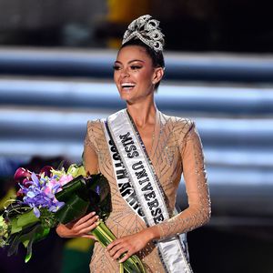 Romantik-Feuerwerk: Miss Universe 2017 hat sich verlobt!