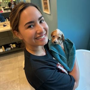 Knuffig! Demi Lovato zeigt ihren neuen Hund Pickle im Netz!