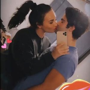Süße Pärchenfotos von Demi Lovato und Max Ehrich