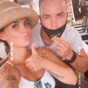 Flugchaos: Henning Merten und Denise sitzen auf Malle fest