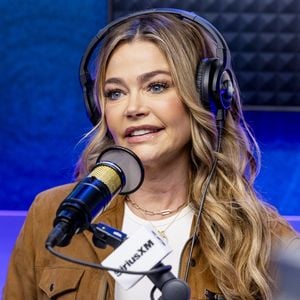 Denise Richards packt über ihr komplettes Facelifting aus