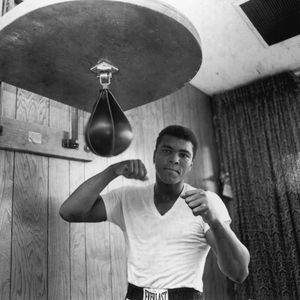 Boxhandschuhe von Muhammad Ali unter dem Hammer
