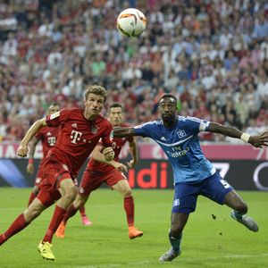 Prost, Manuel! Der FC Bayern holt sich die Meisterschale