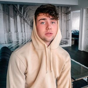 "Finger weg!"-Casanova Harry will bis 2021 enthaltsam leben