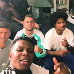 Panne vor WM? Enthüllt Rapper hier die geheimen DFB-Trikots?