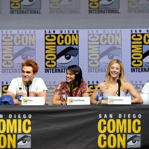 Wegen Rolle in "Riverdale": Hat KJ Apa bald eine Glatze?