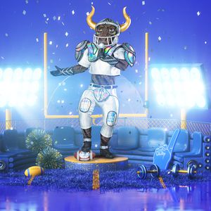 Der Stier ist das erste "The Masked Singer"-Sportlerkostüm!