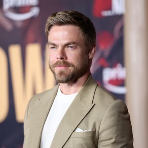 Derek Hough erinnert auf Bühne an schwere Zeit mit Hayley