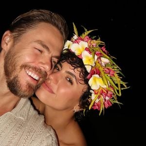 Bei Stadtbummel: Derek Houghs Frau zeigt ihren Babybauch