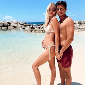 Endlich deutlich: Model Devin Windsor zeigt ihren Babybauch