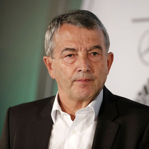 Oh nein! Der WM-Pokal hat schon seine erste Macke