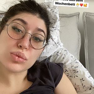 Diana June meldet sich kurz nach der Geburt aus Wochenbett