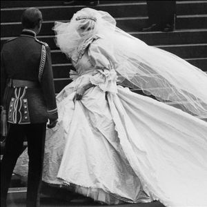 2 Uhren an einem Arm: Lady Di trug Liebesbeweis für Charles