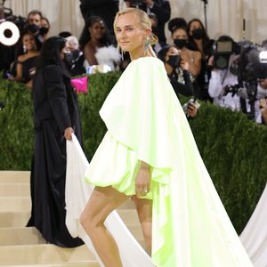 Verlobung bestätigt? Diane Kruger mit XXL-Ring bei Met Gala