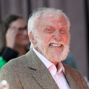 Dick Van Dyke verrät, wie er mit 99 Jahren jugendlich bleibt