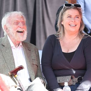 Dick Van Dyke schwärmt von seiner 46 Jahre jüngeren Frau