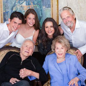 102. Geburtstag: Michael Douglas gratuliert Stiefmutter Anne