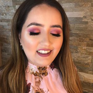 Diese blinde Influencerin begeistert mit Make-up-Tutorials!