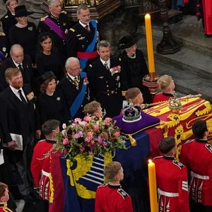 Internationale Royals bei Queen-Beerdigung ganz emotional!