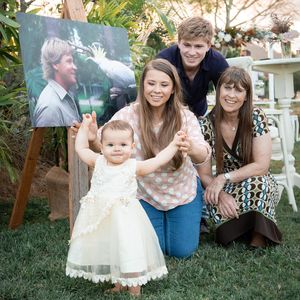 24. Geburtstag: Bindi Irwin ist dankbar für ihre Familie!