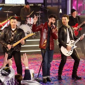 Jonas Brothers begeisterten Fans mit altem "Camp Rock"-Song