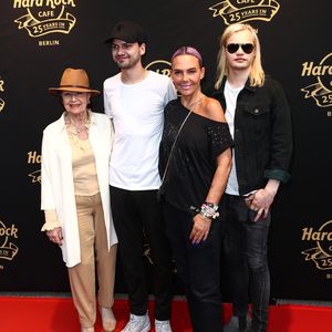 "Techno-Bärbel": Auch Jimi Blue feiert seine Party-Oma (80)