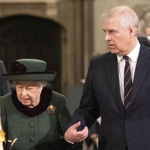 Krisengespräch über die Zukunft? Prinz Andrew besucht Queen