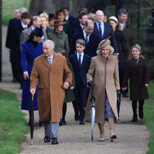 Die Royals strahlen beim alljährlichen Weihnachtsspaziergang