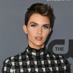 Komplikationen nach Operation: Ruby Rose ist im Krankenhaus