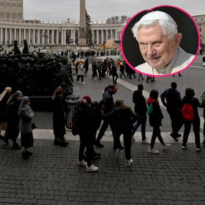 Gläubige warten Stunden für aufgebahrten Papst Benedikt XVI.