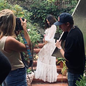 Bauchstreicheln: Schwangere Jenna Dewan setzt sich in Szene