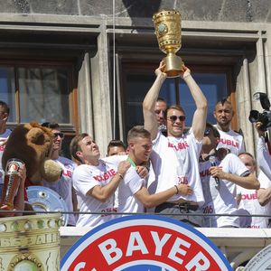 Wegen Einser-Abitur: Manuel Neuer hänselt Joshua Kimmich!