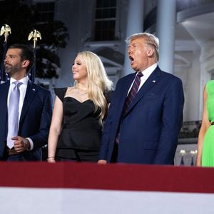 Präsident Donald Trump: US-Promis entsetzt & fassunglos!